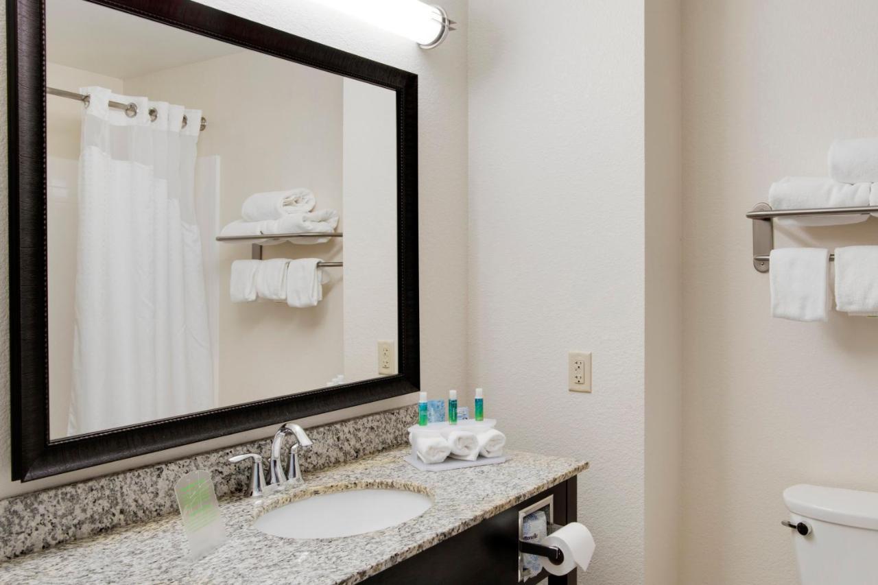 Holiday Inn Express & Suites Nevada By Ihg Pokój zdjęcie