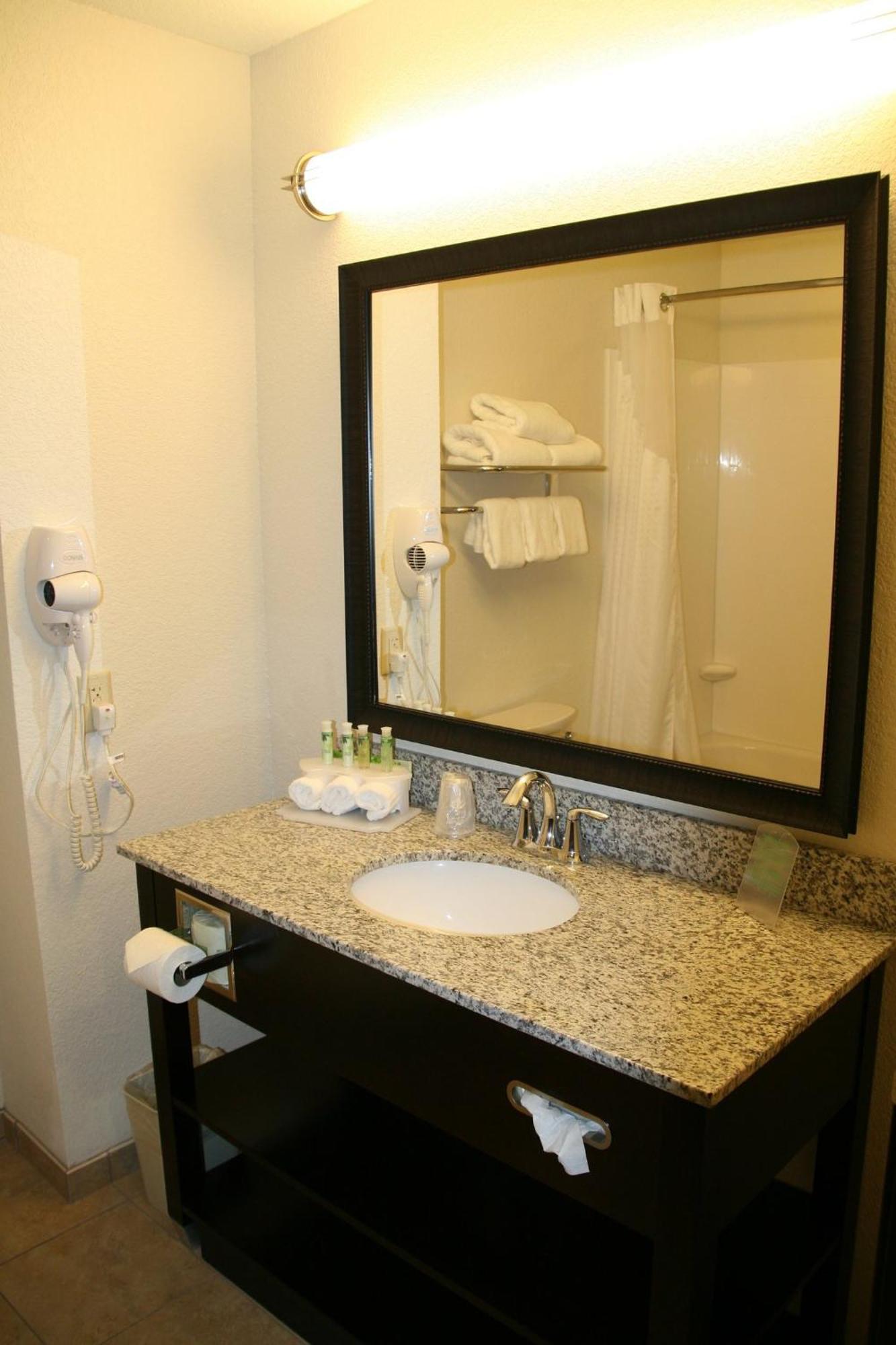 Holiday Inn Express & Suites Nevada By Ihg Zewnętrze zdjęcie
