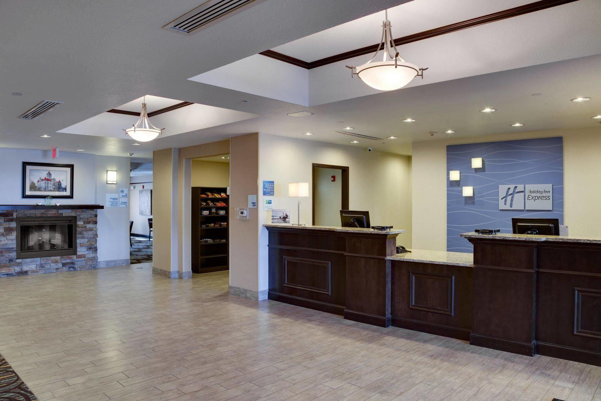 Holiday Inn Express & Suites Nevada By Ihg Zewnętrze zdjęcie