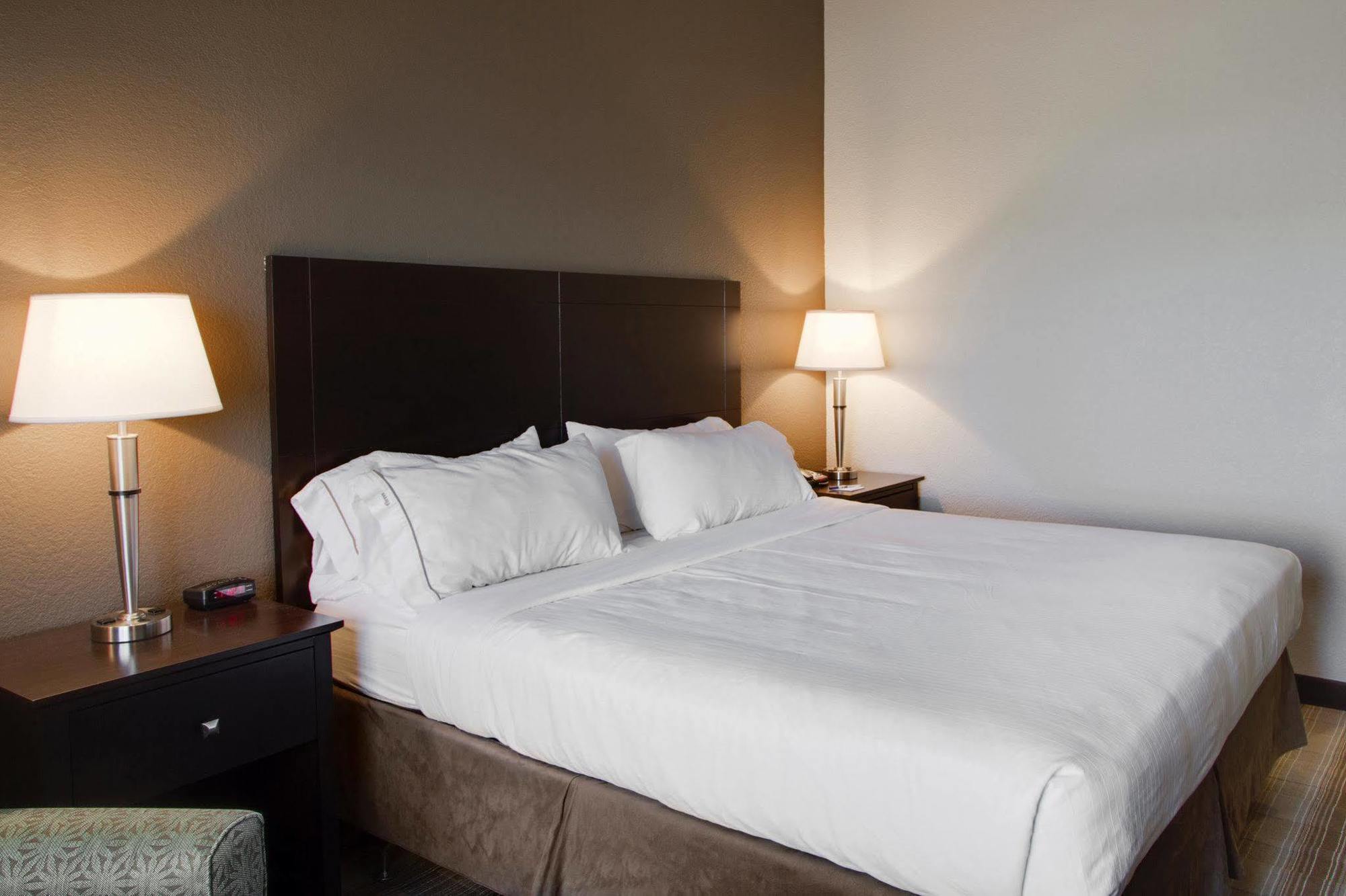 Holiday Inn Express & Suites Nevada By Ihg Zewnętrze zdjęcie